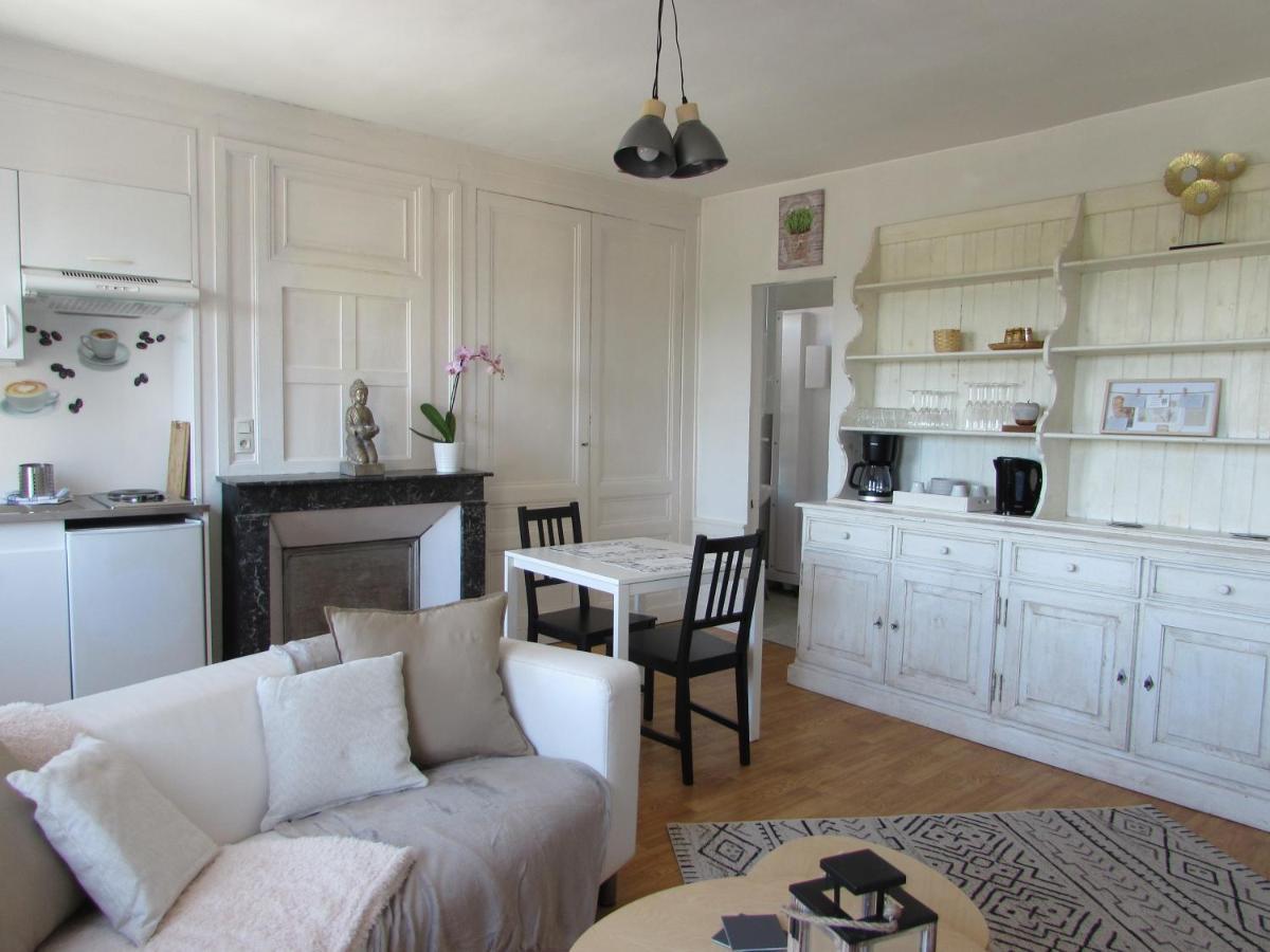 Les Gites De Claire Honfleur Exteriör bild