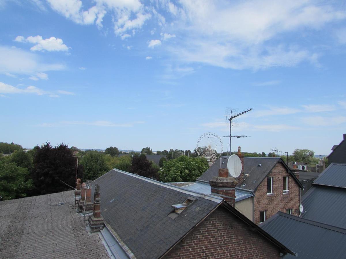 Les Gites De Claire Honfleur Exteriör bild