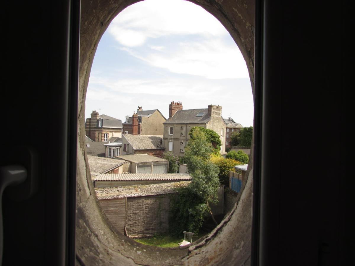 Les Gites De Claire Honfleur Exteriör bild