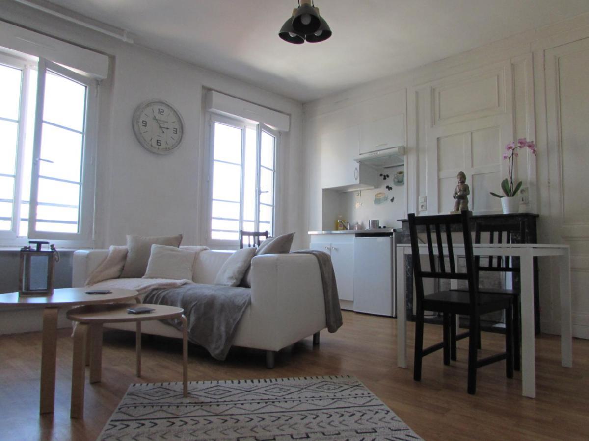 Les Gites De Claire Honfleur Exteriör bild