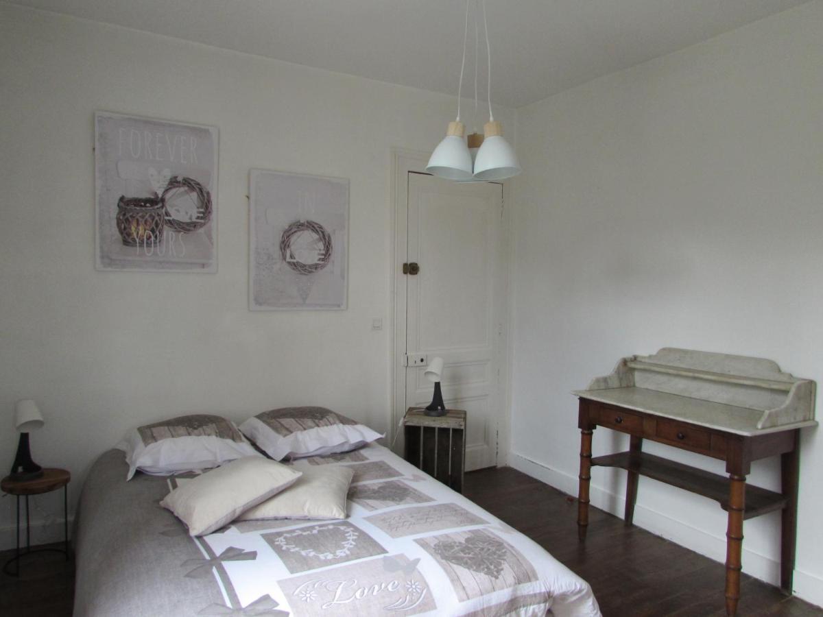 Les Gites De Claire Honfleur Exteriör bild
