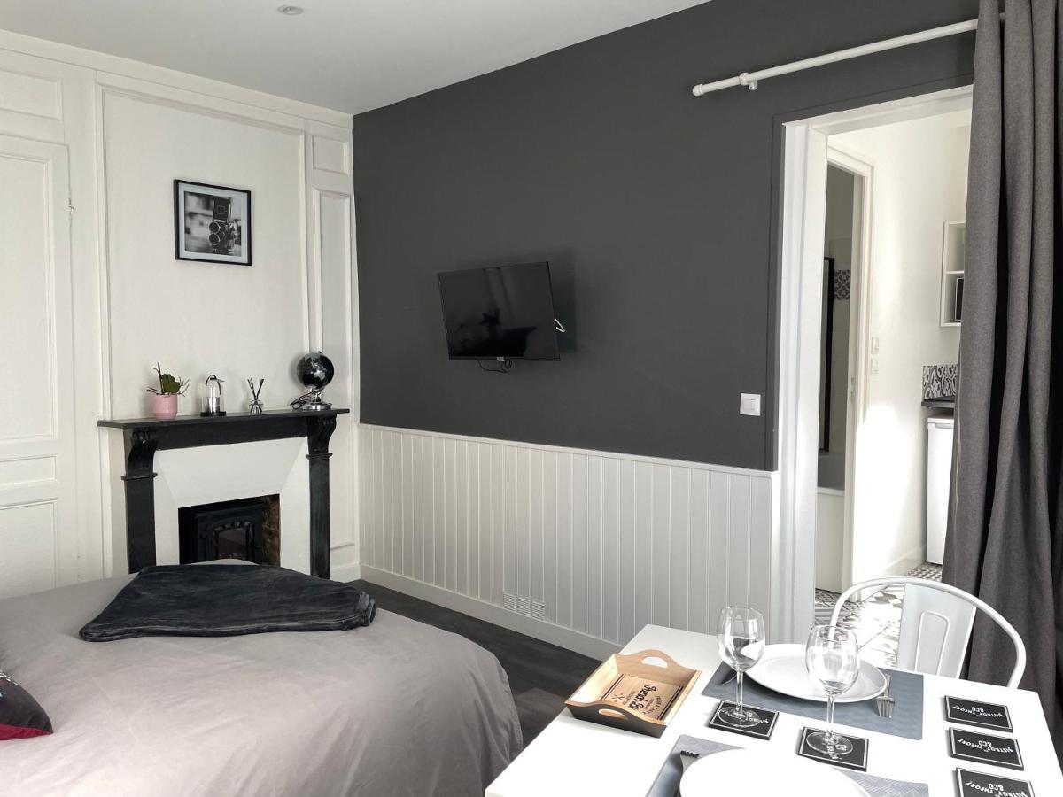 Les Gites De Claire Honfleur Exteriör bild