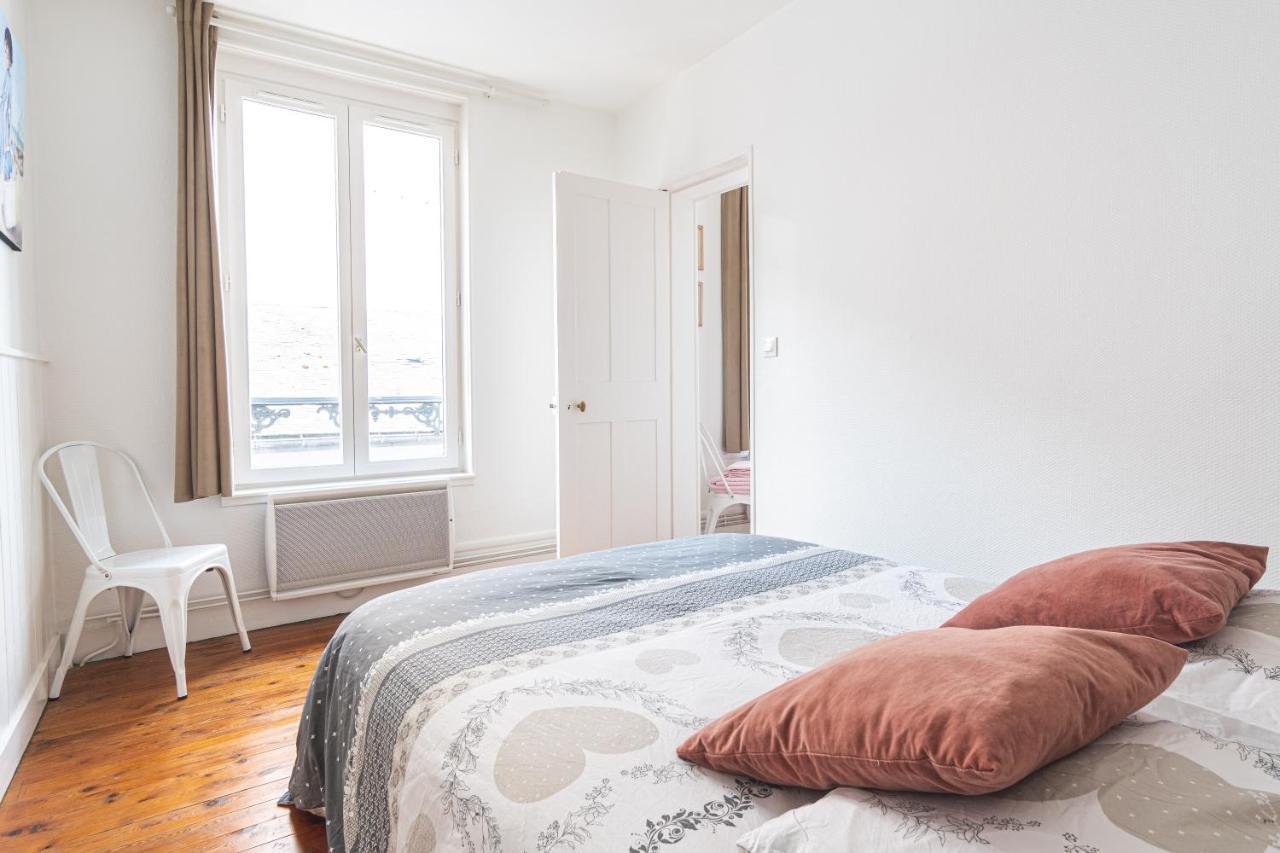Les Gites De Claire Honfleur Exteriör bild