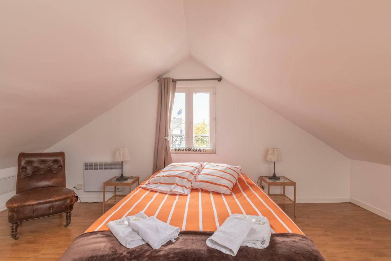 Les Gites De Claire Honfleur Exteriör bild