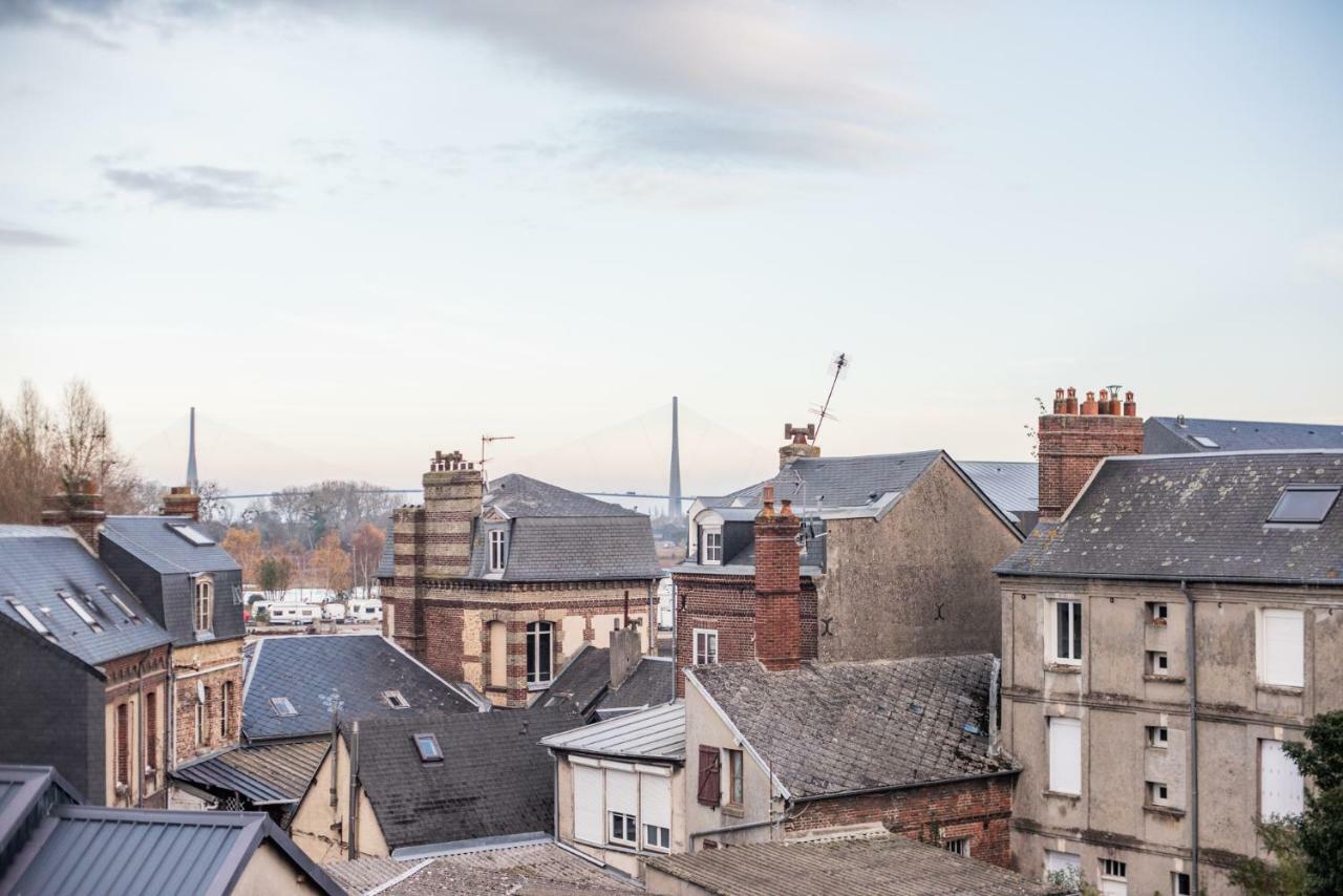Les Gites De Claire Honfleur Exteriör bild