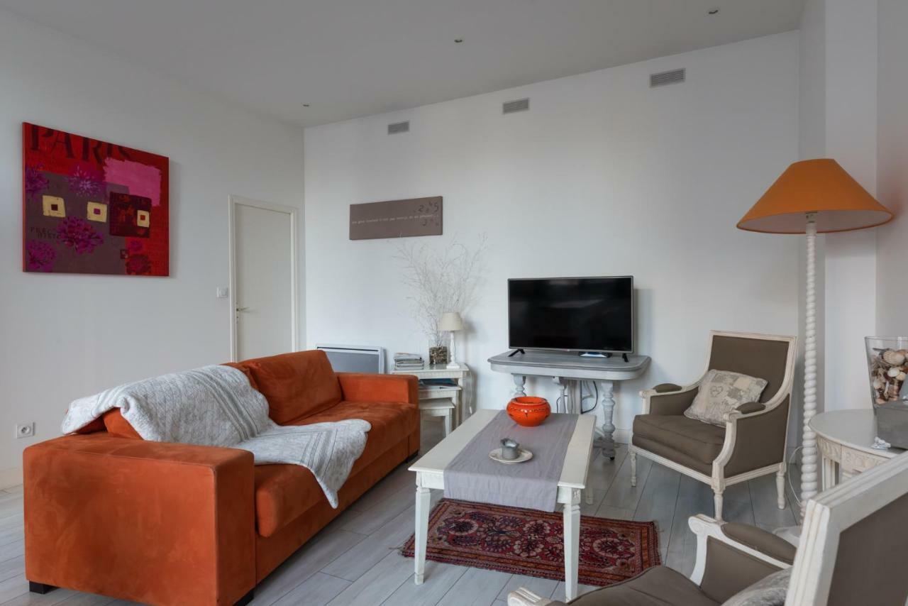 Les Gites De Claire Honfleur Exteriör bild