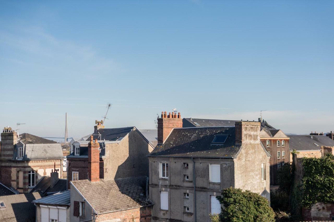 Les Gites De Claire Honfleur Exteriör bild