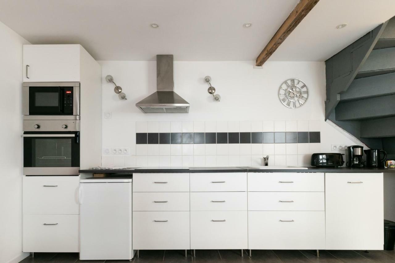 Les Gites De Claire Honfleur Exteriör bild