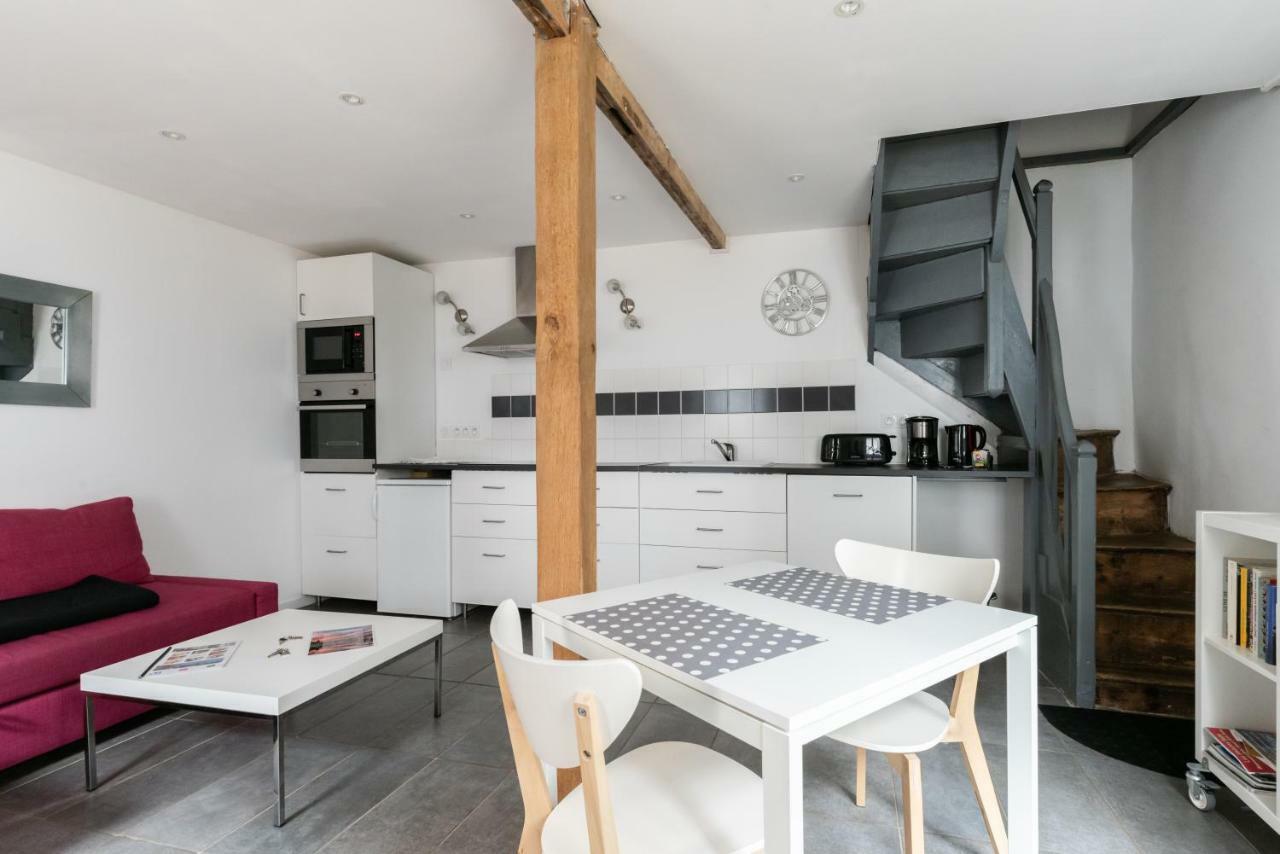 Les Gites De Claire Honfleur Exteriör bild